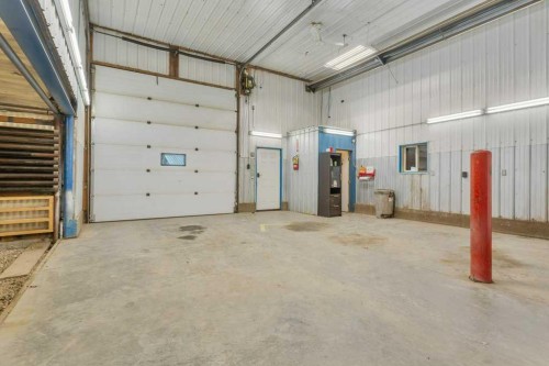 374079 Range Road 4-2, Rural Clearwater County, AB - Indoor Photo Showing Garage