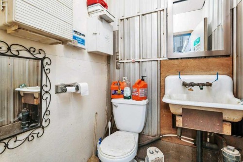 374079 Range Road 4-2, Rural Clearwater County, AB - Indoor Photo Showing Bathroom