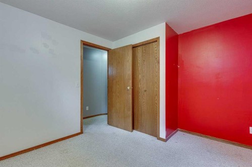 24 Bruns Bay, Lacombe, AB - Indoor Photo Showing Other Room