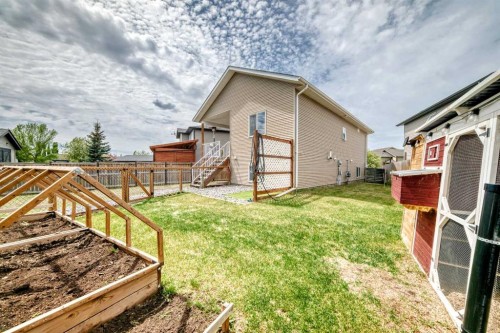 128 Almond Crescent, Blackfalds, AB - Outdoor