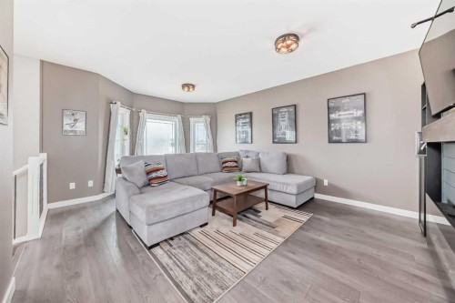 128 Almond Crescent, Blackfalds, AB - Indoor Photo Showing Living Room