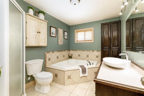1805 27 Avenue, Delburne, AB - Indoor Photo Showing Bathroom
