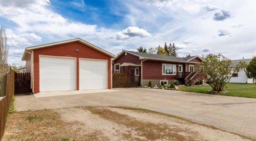 1805 27 Avenue, Delburne, AB - Outdoor