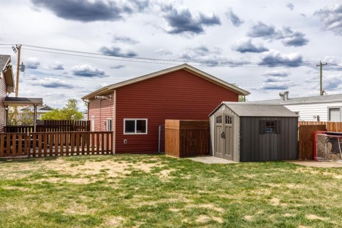 1805 27 Avenue, Delburne, AB - Outdoor