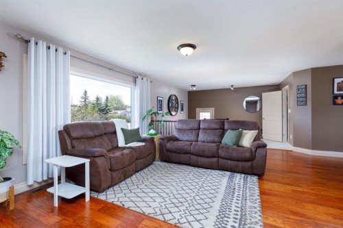 1805 27 Avenue, Delburne, AB - Indoor Photo Showing Living Room