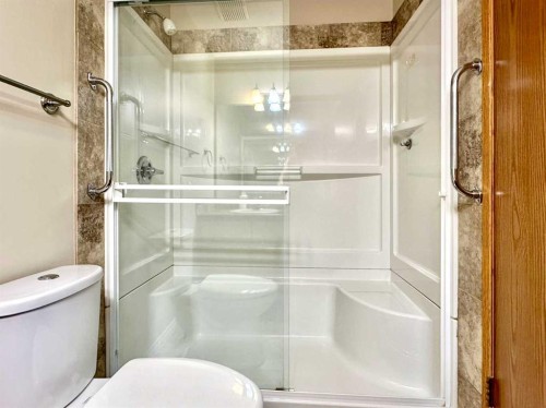 59-2816 Botterill Crescent, Red Deer, AB - Indoor Photo Showing Bathroom