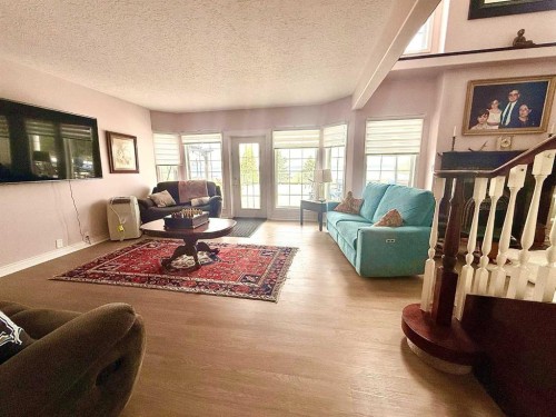 205-1 Ave Avenue West, Buck Lake, AB - Indoor Photo Showing Living Room