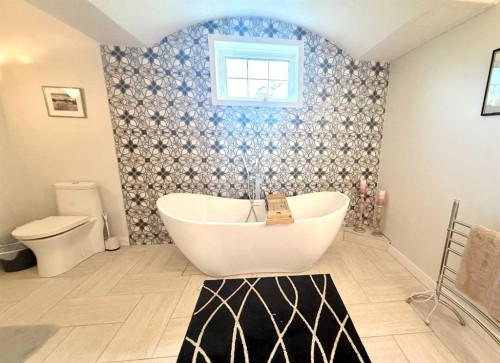 205-1 Ave Avenue West, Buck Lake, AB - Indoor Photo Showing Bathroom