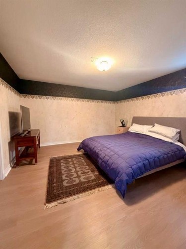 205-1 Ave Avenue West, Buck Lake, AB - Indoor Photo Showing Bedroom