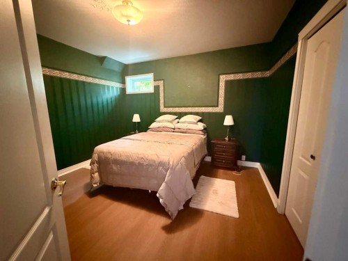 205-1 Ave Avenue West, Buck Lake, AB - Indoor Photo Showing Bedroom