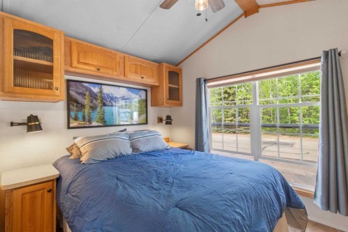 119A-10046 Township Road 422, Rural Ponoka County, AB - Indoor Photo Showing Bedroom