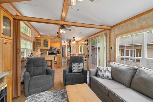 119A-10046 Township Road 422, Rural Ponoka County, AB - Indoor Photo Showing Living Room