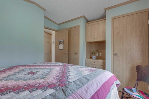 29A-10046 Township Road 422, Rural Ponoka County, AB - Indoor Photo Showing Bedroom
