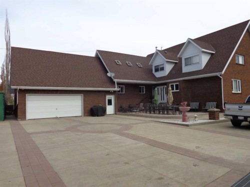3 Rustic Road, Norglenwold, AB - Outdoor