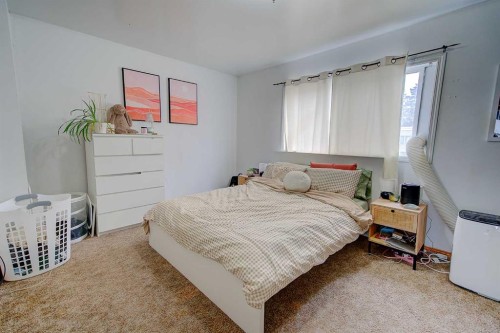 504-4719 33 Street, Red Deer, AB - Indoor Photo Showing Bedroom