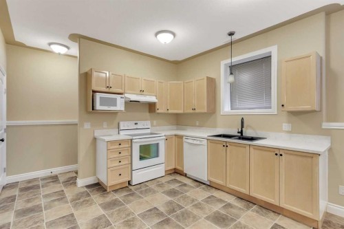 46 Mackenzie Crescent, Lacombe, AB 