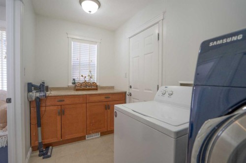 5333 55 Avenue, Bashaw, AB - Indoor Photo Showing Laundry Room
