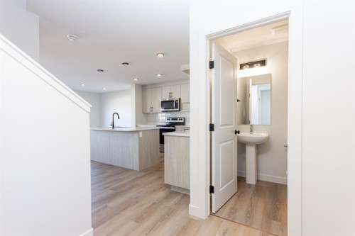 60 Trinity Street, Lacombe, AB - Indoor Photo Showing Kitchen