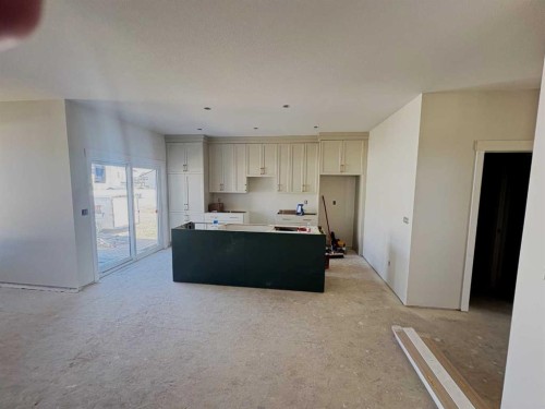 25 Ian Way, Sylvan Lake, AB - Indoor Photo Showing Kitchen