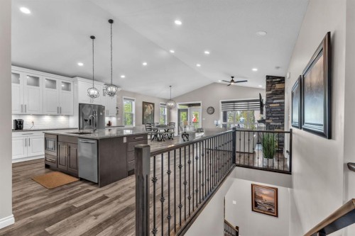 5052 Lakeshore Drive, Sylvan Lake, AB - Indoor Photo Showing Kitchen With Upgraded Kitchen
