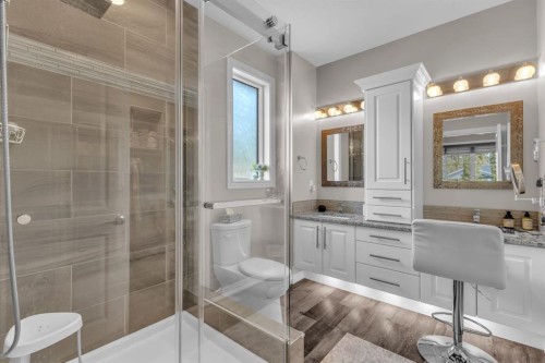 5052 Lakeshore Drive, Sylvan Lake, AB - Indoor Photo Showing Bathroom