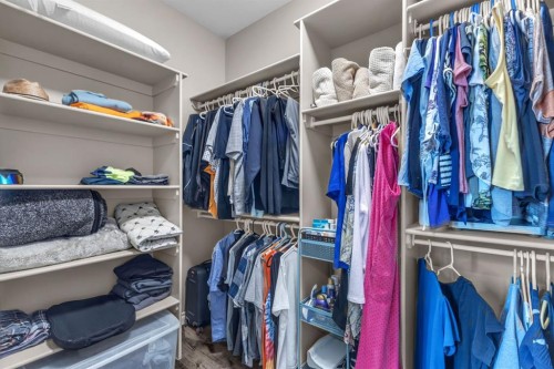 5052 Lakeshore Drive, Sylvan Lake, AB - Indoor With Storage