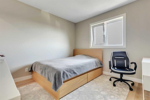 18 Athens Place, Blackfalds, AB - Indoor Photo Showing Bedroom