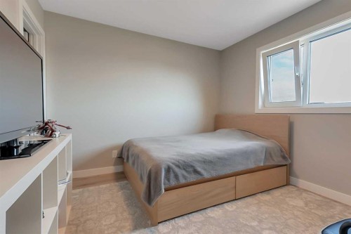 18 Athens Place, Blackfalds, AB - Indoor Photo Showing Bedroom