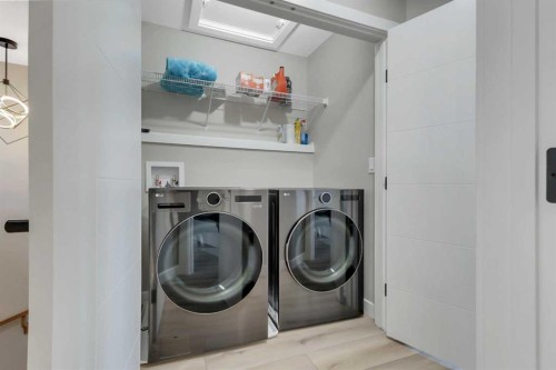 18 Athens Place, Blackfalds, AB - Indoor Photo Showing Laundry Room