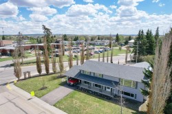 5607 48 Avenue Lacombe, AB T4L 1M7