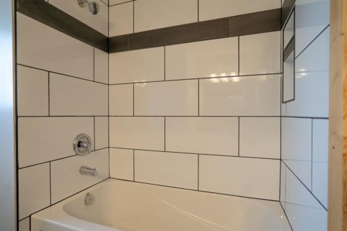 5607 48 Avenue, Lacombe, AB 