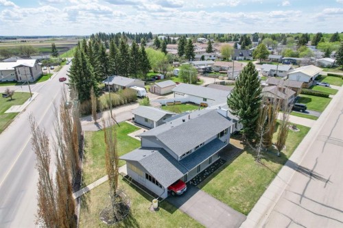 5607 48 Avenue, Lacombe, AB 