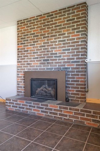 5607 48 Avenue, Lacombe, AB 