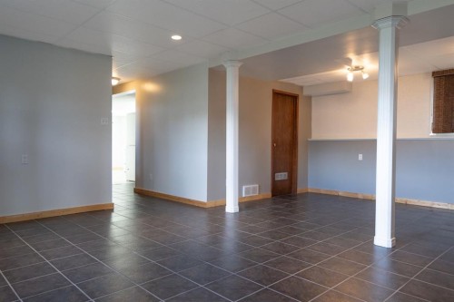 5607 48 Avenue, Lacombe, AB 