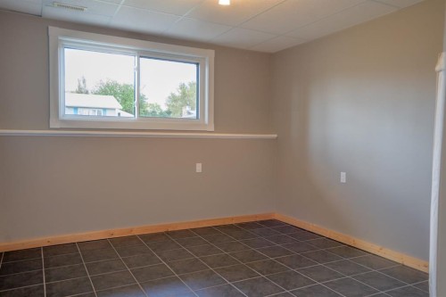5607 48 Avenue, Lacombe, AB 