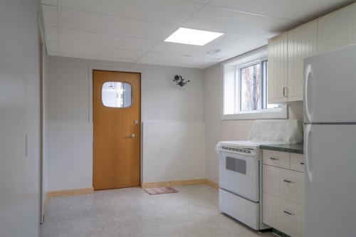 5607 48 Avenue, Lacombe, AB 