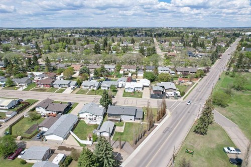 5607 48 Avenue, Lacombe, AB 