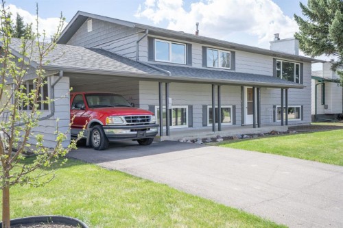 5607 48 Avenue, Lacombe, AB 
