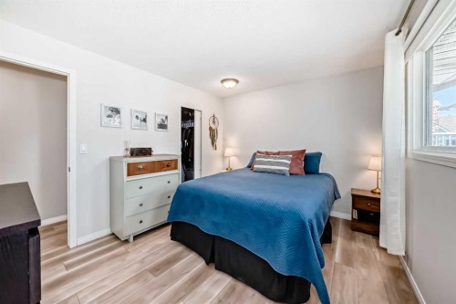 8 Haliburton Crescent, Red Deer, AB - Indoor Photo Showing Bedroom