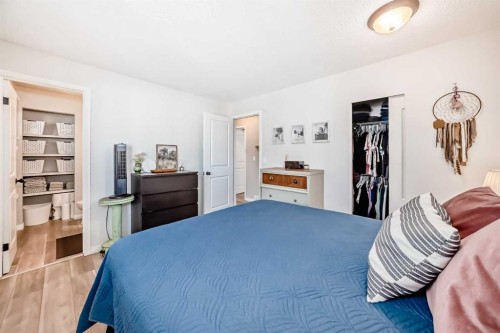 8 Haliburton Crescent, Red Deer, AB - Indoor Photo Showing Bedroom