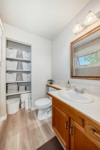 8 Haliburton Crescent, Red Deer, AB - Indoor Photo Showing Bathroom