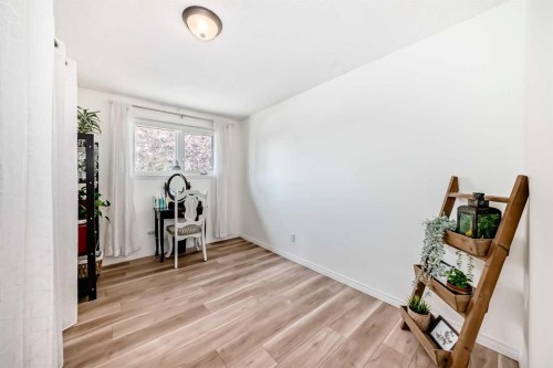 8 Haliburton Crescent, Red Deer, AB - Indoor Photo Showing Other Room
