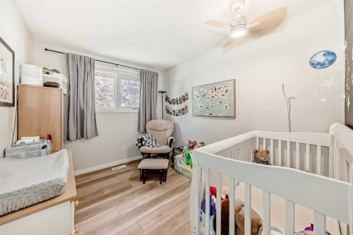 8 Haliburton Crescent, Red Deer, AB - Indoor Photo Showing Bedroom