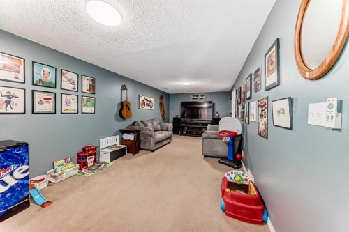 8 Haliburton Crescent, Red Deer, AB - Indoor Photo Showing Other Room