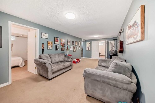 8 Haliburton Crescent, Red Deer, AB - Indoor Photo Showing Other Room