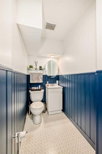 8 Haliburton Crescent, Red Deer, AB - Indoor Photo Showing Bathroom
