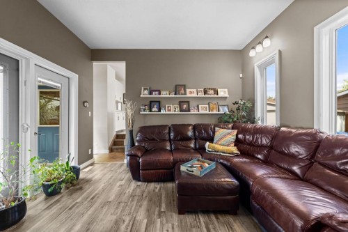 4209 63 Street, Camrose, AB - Indoor Photo Showing Living Room