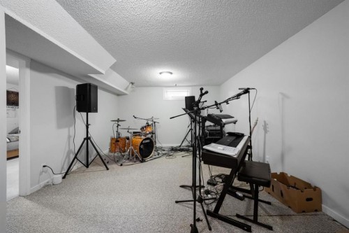 4209 63 Street, Camrose, AB - Indoor