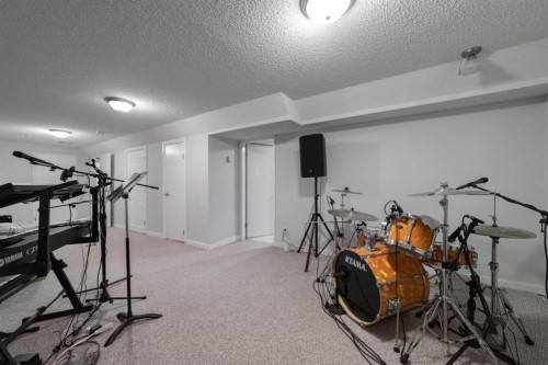 4209 63 Street, Camrose, AB - Indoor