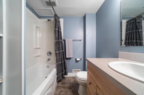 4209 63 Street, Camrose, AB - Indoor Photo Showing Bathroom